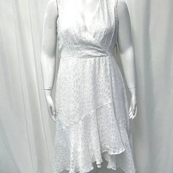 NWT Hugo Boss White High Low Hem Deep V‎ Neck Dress Women's Size 10 - Picture 1 of 6